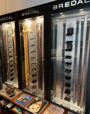 Bredal presentasjonsskap i showroomet